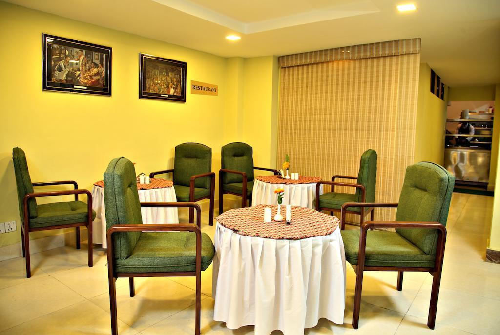 New Hotel Panda Катманду Экстерьер фото