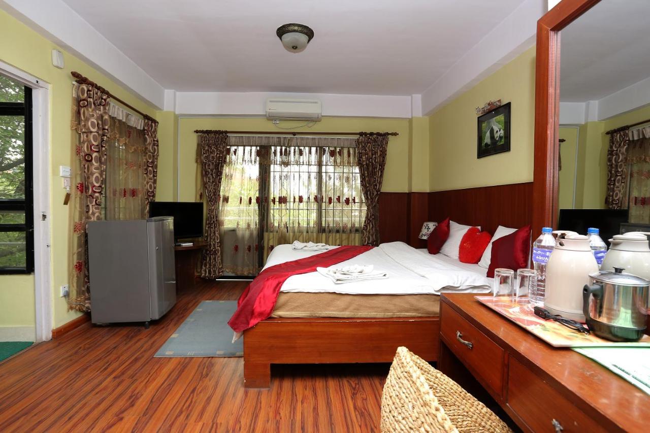New Hotel Panda Катманду Экстерьер фото