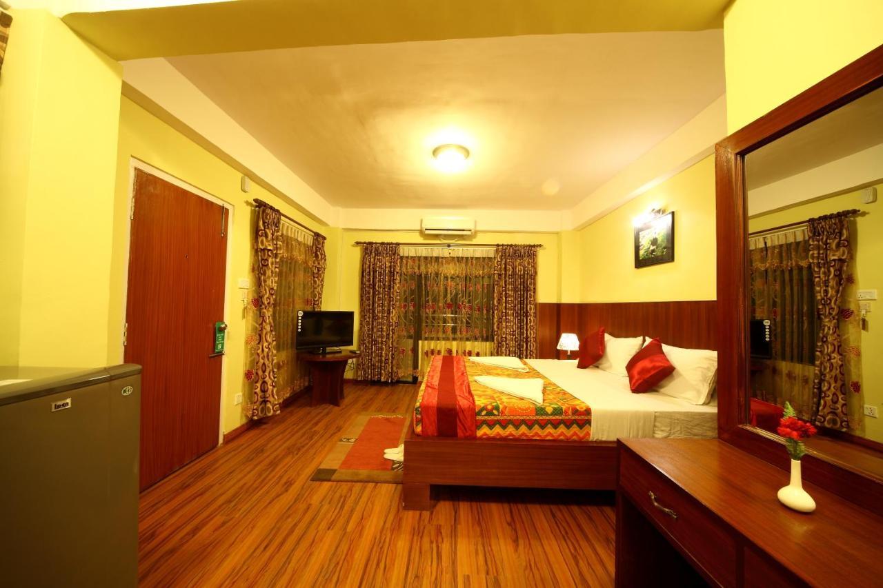 New Hotel Panda Катманду Экстерьер фото