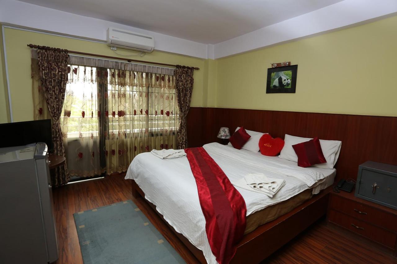 New Hotel Panda Катманду Экстерьер фото