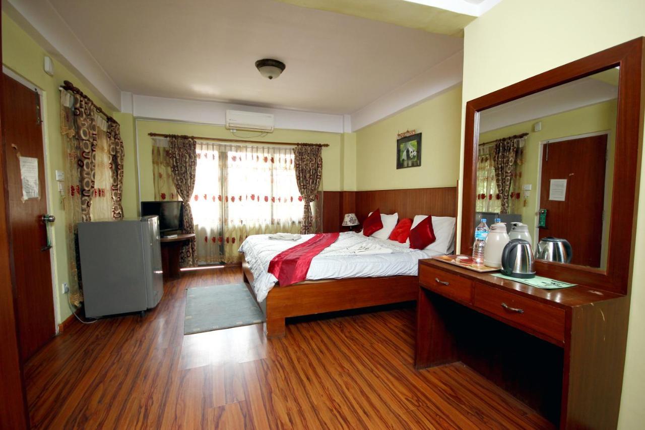 New Hotel Panda Катманду Экстерьер фото