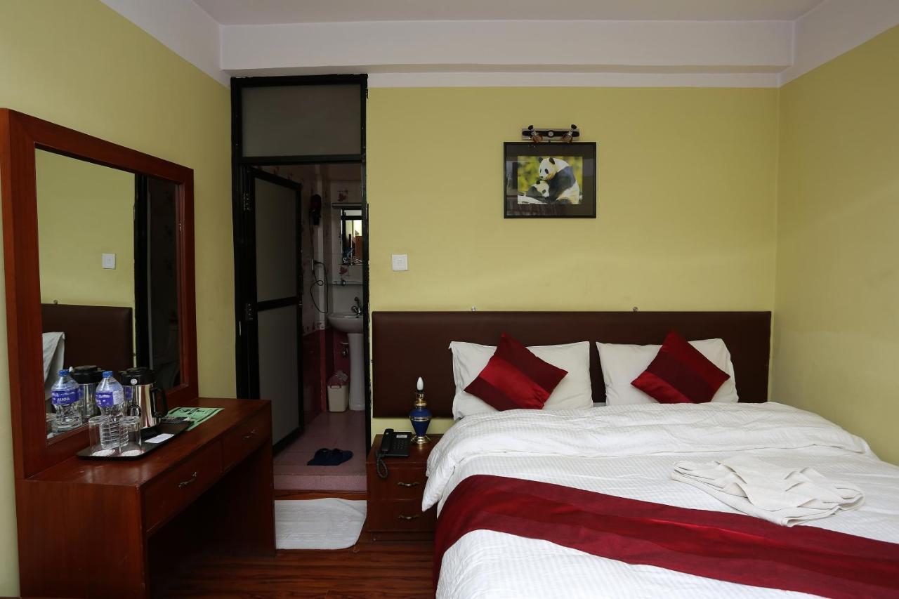 New Hotel Panda Катманду Экстерьер фото