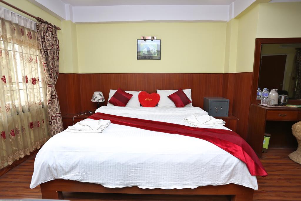 New Hotel Panda Катманду Экстерьер фото