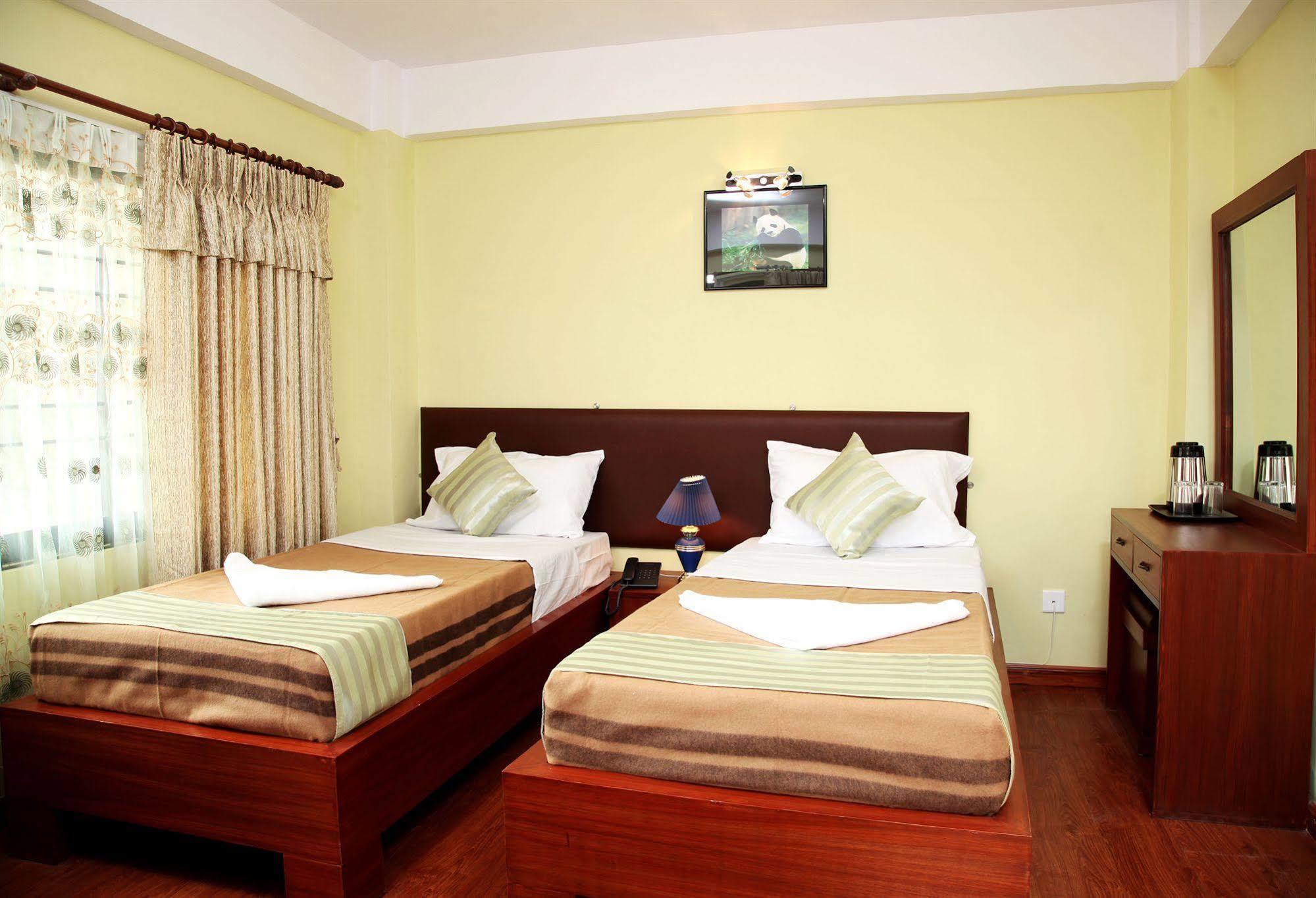 New Hotel Panda Катманду Экстерьер фото